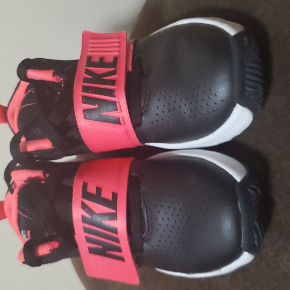 Nike pin and black sneakers size 11c